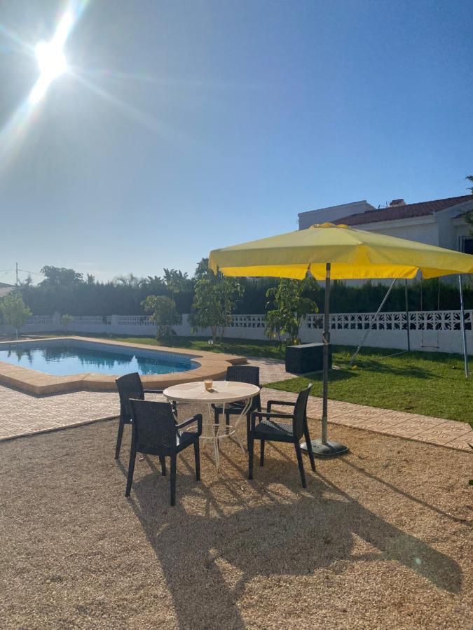 Villa Con Piscina, Soleada, Tranquila Y Centrica 卡尔佩 外观 照片